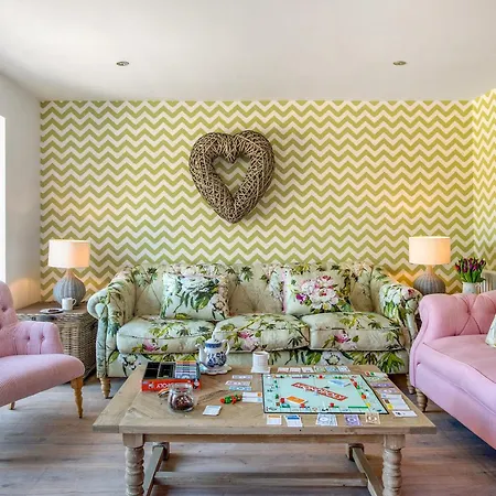 Holiday home The Mallard-uk46920 *